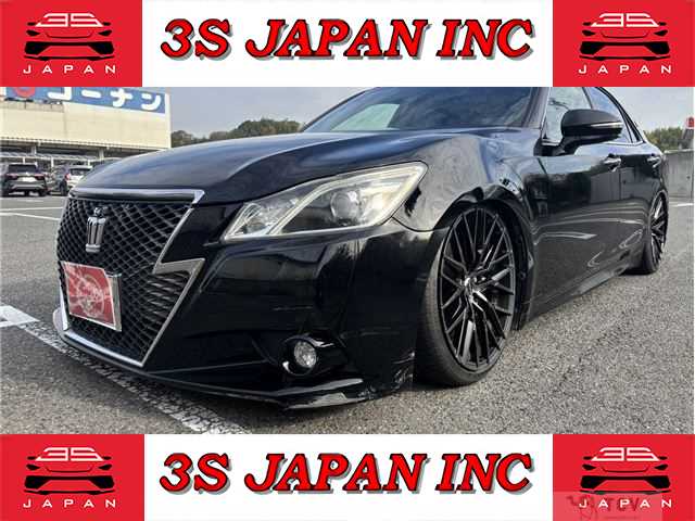 2013 Toyota Crown Hybrid
