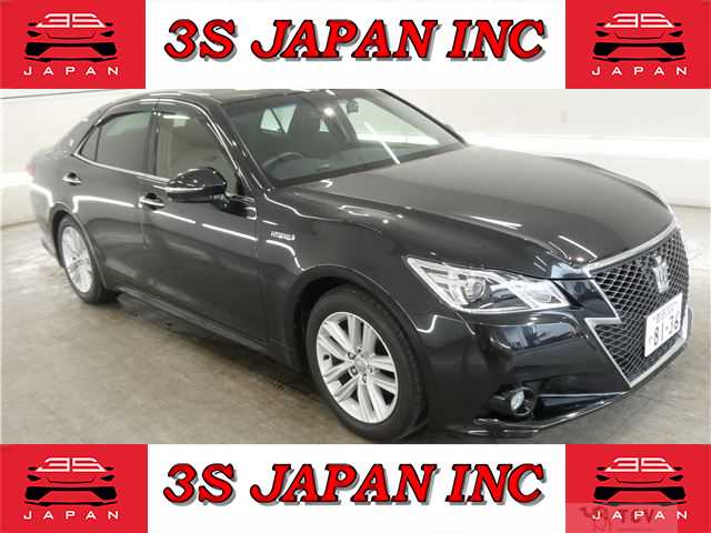 2013 Toyota Crown Hybrid
