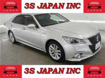 2013 Toyota Crown Hybrid