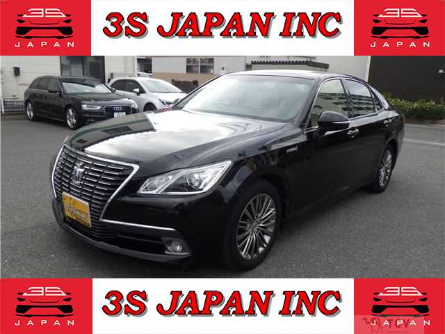 2015 Toyota Crown Hybrid