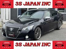 2014 Toyota Crown Hybrid