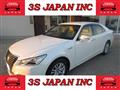 2013 Toyota Crown Hybrid