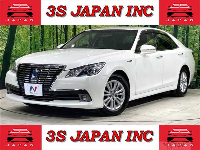 2013 Toyota Crown Hybrid