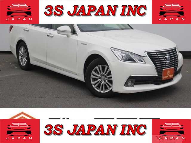 2013 Toyota Crown Hybrid