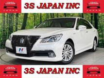 2013 Toyota Crown Hybrid