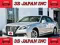 2013 Toyota Crown Hybrid