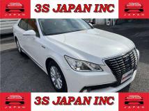 2013 Toyota Crown Hybrid