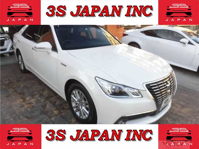 2013 Toyota Crown Hybrid