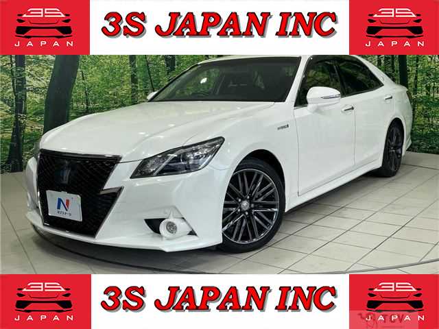 2015 Toyota Crown Hybrid