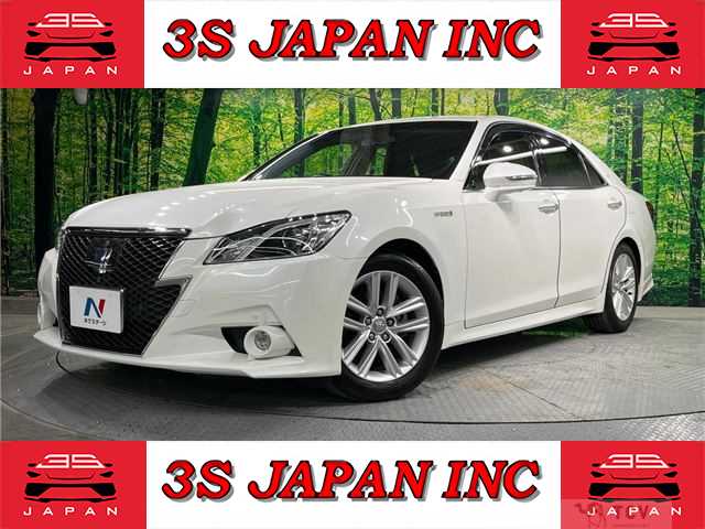 2013 Toyota Crown Hybrid
