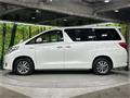 2013 Toyota Alphard Hybrid