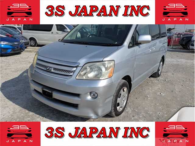 2004 Toyota Noah