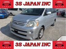 2004 Toyota Noah