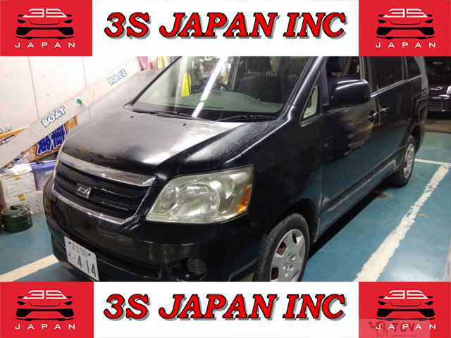 2004 Toyota Noah