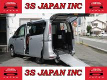 2013 Nissan Serena