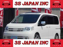 2005 Nissan Serena