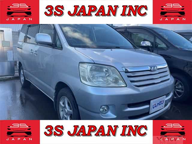 2004 Toyota Noah
