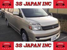 2005 Toyota Voxy