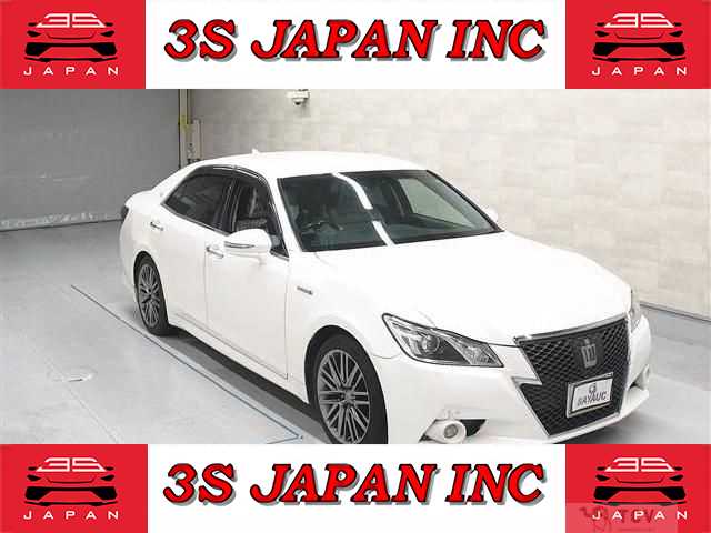 2013 Toyota Crown Hybrid