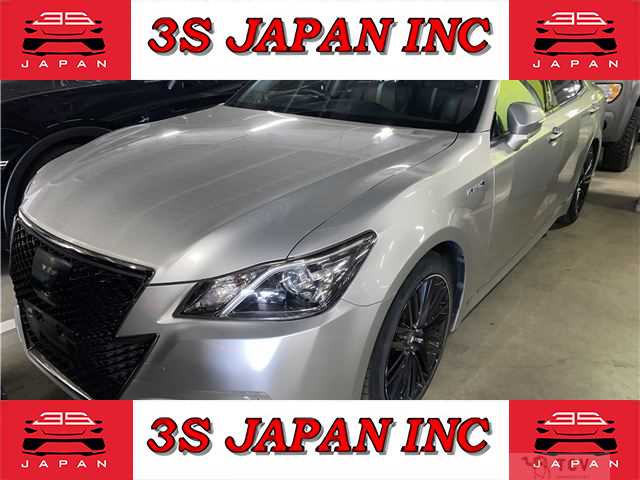 2014 Toyota Crown Hybrid
