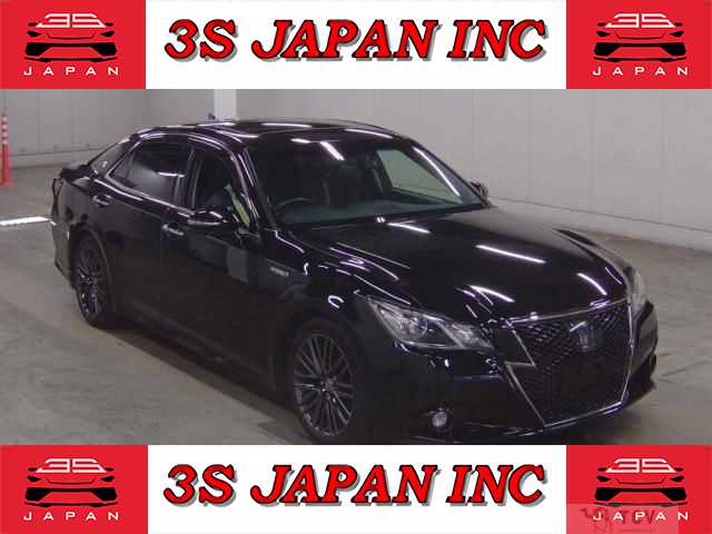 2014 Toyota Crown Hybrid