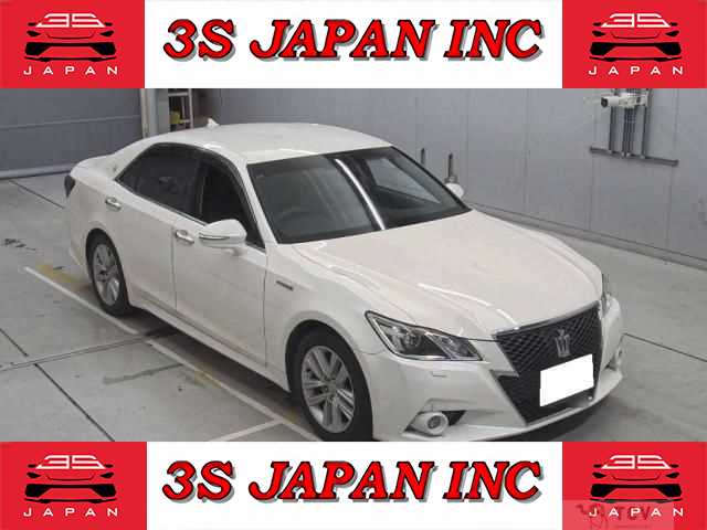 2013 Toyota Crown Hybrid
