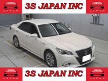 2013 Toyota Crown Hybrid
