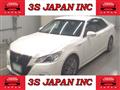 2014 Toyota Crown Hybrid