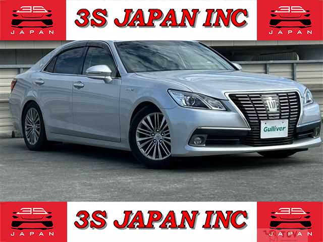 2015 Toyota Crown Hybrid