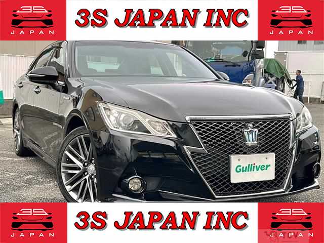 2013 Toyota Crown Hybrid