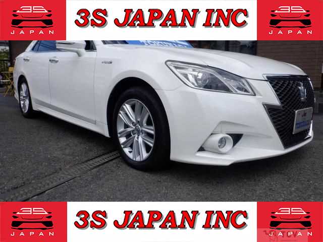 2013 Toyota Crown Hybrid