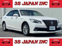 2013 Toyota Crown Hybrid