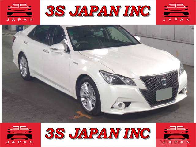 2015 Toyota Crown Hybrid