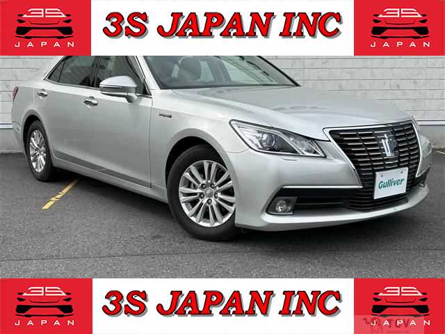 2013 Toyota Crown Hybrid