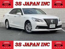 2013 Toyota Crown Hybrid