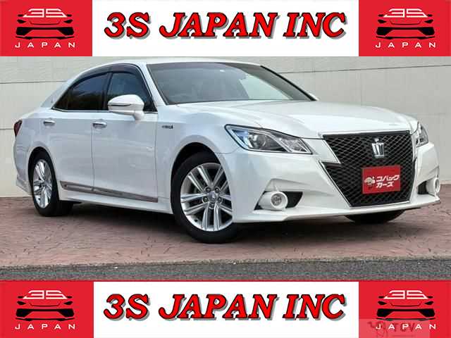 2014 Toyota Crown Hybrid