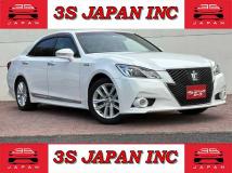 2014 Toyota Crown Hybrid