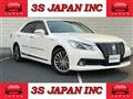2013 Toyota Crown Hybrid