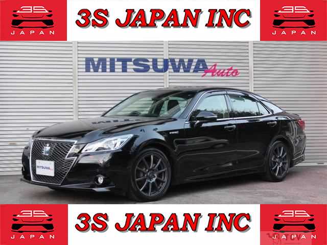 2013 Toyota Crown Hybrid