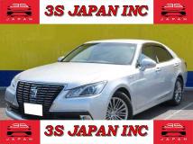 2013 Toyota Crown Hybrid