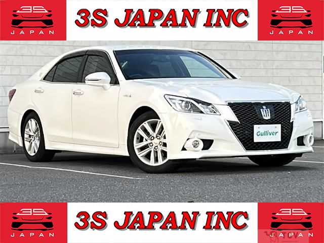 2013 Toyota Crown Hybrid