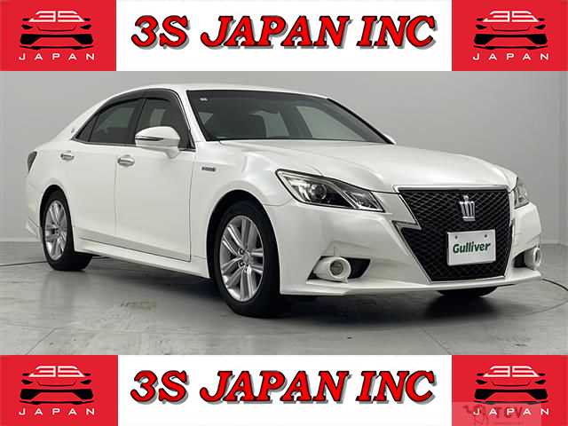 2015 Toyota Crown Hybrid