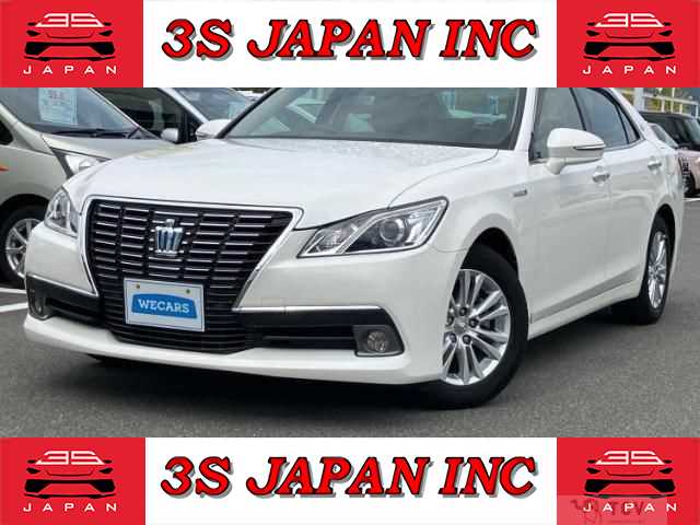 2013 Toyota Crown Hybrid