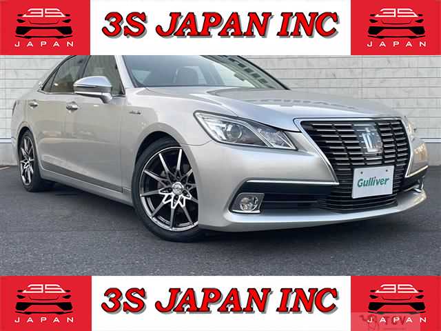 2013 Toyota Crown Hybrid