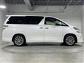2014 Toyota Vellfire