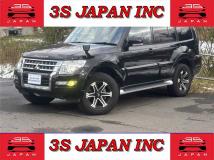 2015 Mitsubishi Pajero