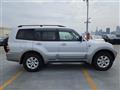 2000 Mitsubishi Pajero