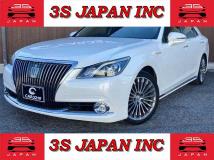 2015 Toyota Crown Majesta