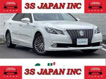 2014 Toyota Crown Majesta