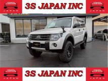 2010 Mitsubishi Pajero
